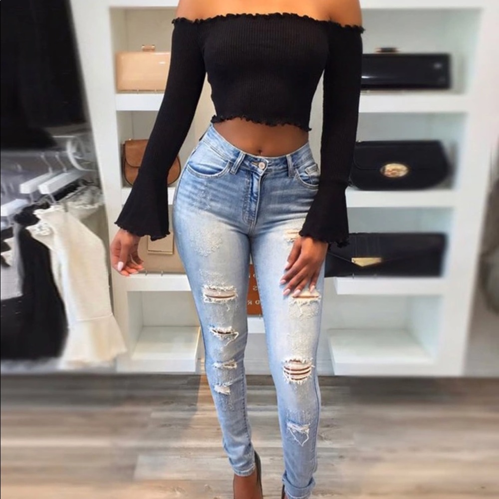 Off The Shoulder frill long sleeve crop top